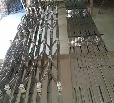 大庆隆升达门业-拉闸门